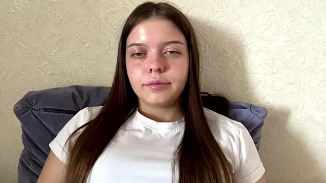 IvyWild stripchat live cam model