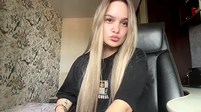 HarrietBunner stripchat live cam model