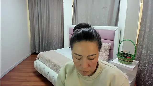 gaby_trent stripchat live cam model