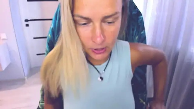 AlexiaDarren stripchat live cam model