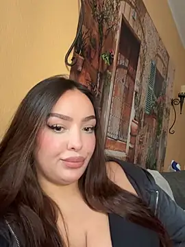 SpanishYoungGirl stripchat live cam model