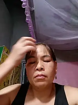 emgaihoixuan stripchat live cam model