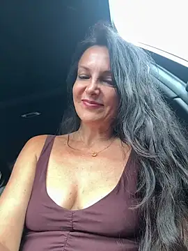 -OLYA- stripchat live cam model
