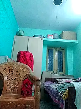 Amisha672 stripchat live cam model