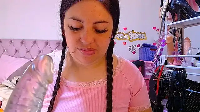 lanaqueen699 stripchat live cam model