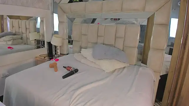 VICTORIAGRAYS stripchat live cam model