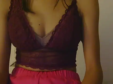 ruhina11 stripchat live cam model