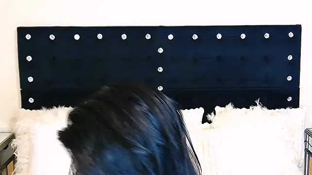 -Giselle-Reine- stripchat live cam model