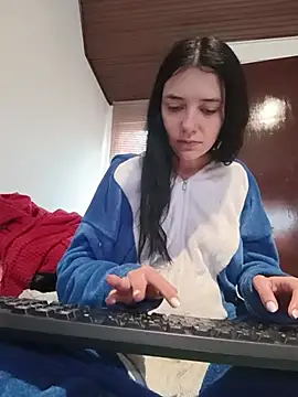 Isabella_21x stripchat live cam model