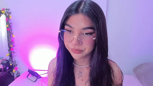 RoseCassie stripchat live cam model