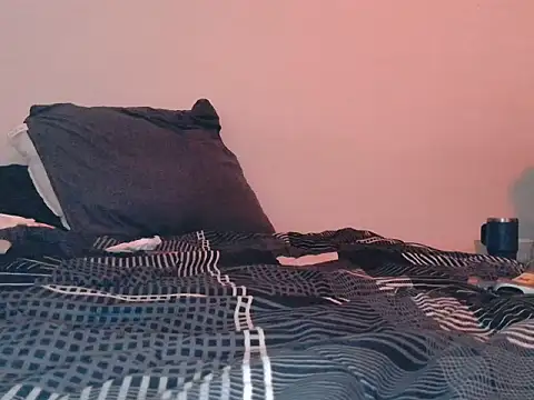 Iscariot19 stripchat live cam model