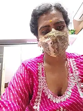 Tamil-Meenu12 stripchat live cam model