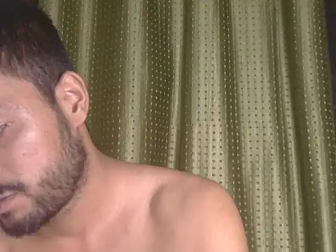 Stubborndesiboy stripchat live cam model