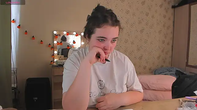 Alice_next_door stripchat live cam model