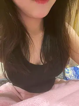 Sullys_ stripchat live cam model