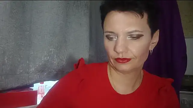 HotMamaQueen234 stripchat live cam model