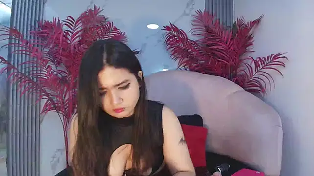 LizzyRaven stripchat live cam model