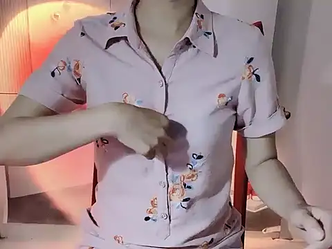 -Lylyn- stripchat live cam model