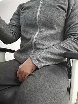 8inch_hunk19 stripchat live cam model