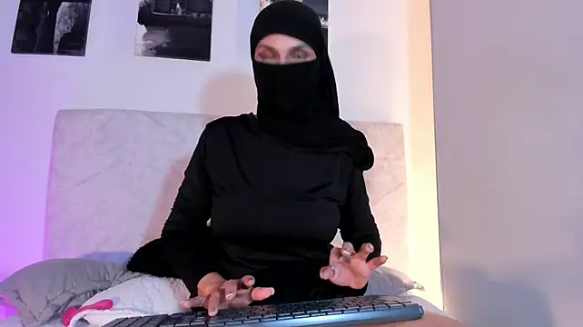 rashidaa stripchat live cam model