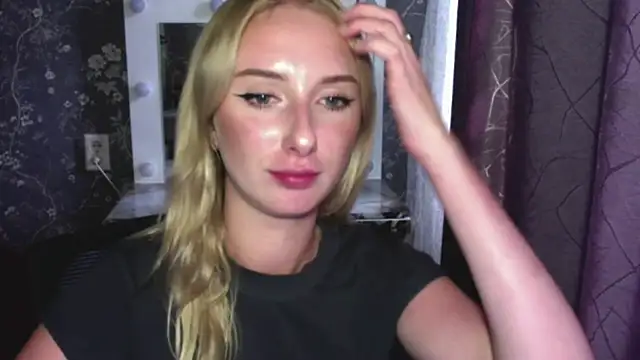 ellisweets stripchat live cam model