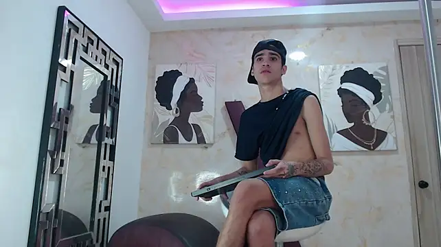GOLDEN_BOSS stripchat live cam model