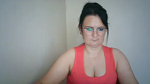 SonjaFlirt stripchat live cam model
