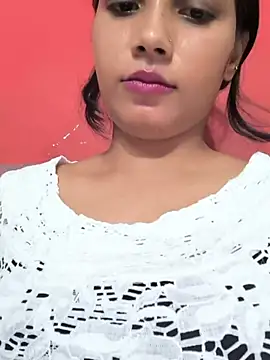 Submissivezoya stripchat live cam model