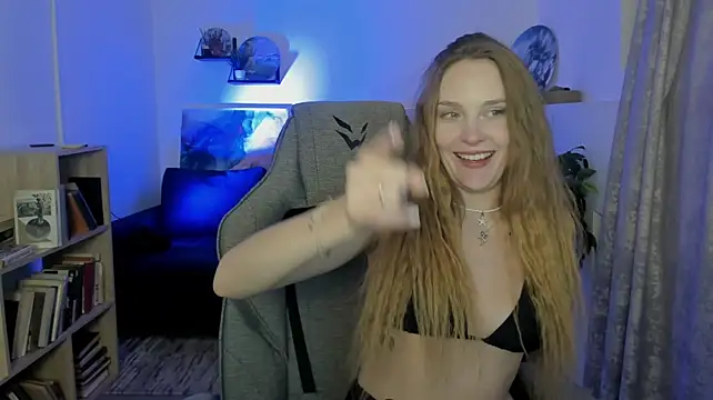 KristelleVale stripchat live cam model