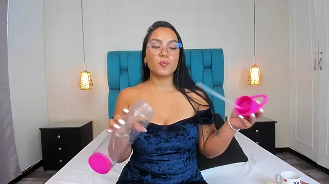 AlexaaFiire stripchat live cam model