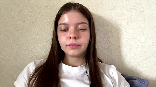 IvyWild stripchat live cam model