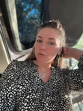 Crazy-Rosa stripchat live cam model
