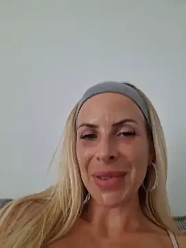 Luna_Veil stripchat live cam model