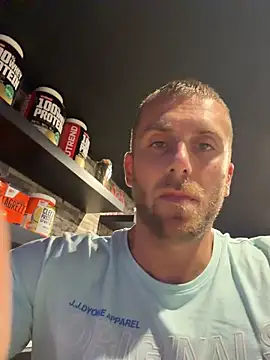 Johnytrain stripchat live cam model
