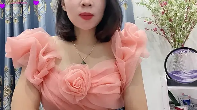 Ryo-Jisoo stripchat live cam model