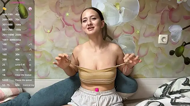JenCloud stripchat live cam model