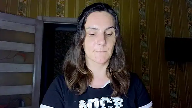 Miss-Understood stripchat live cam model