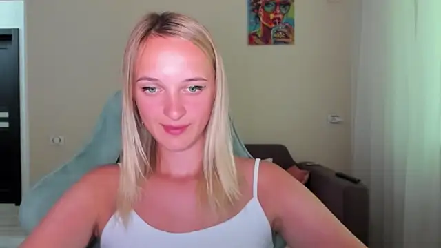 RouseReed stripchat live cam model