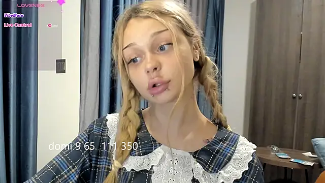 MelonyEmo stripchat live cam model