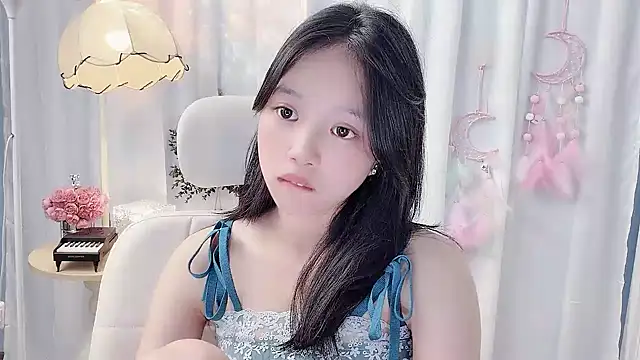 Yanys521 stripchat live cam model