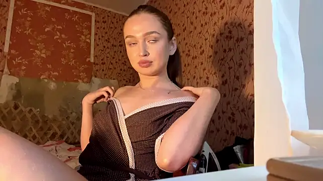 Chloooee stripchat live cam model