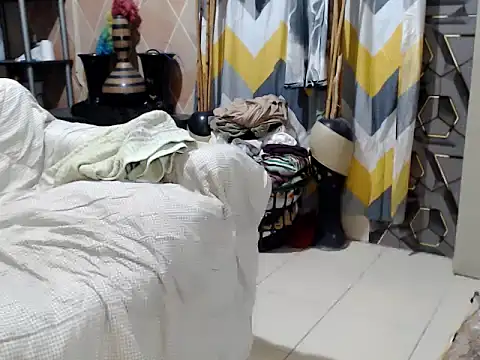 Trish_CurveCock stripchat live cam model