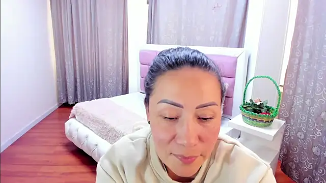 gaby_trent stripchat live cam model