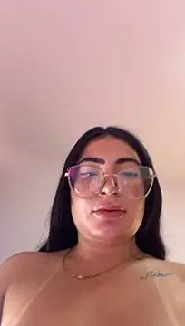 Mia_222 stripchat live cam model