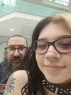 whatevaandissues stripchat live cam model