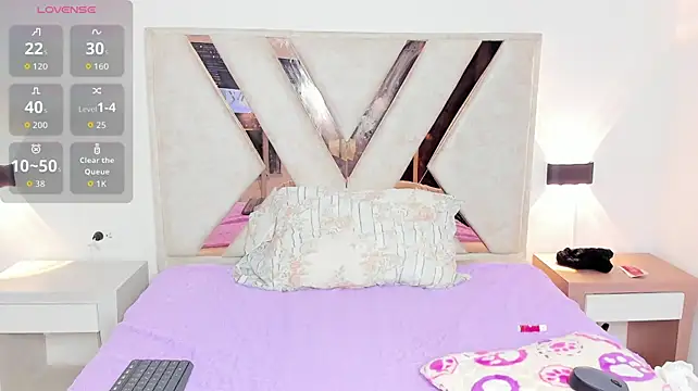 blondecherry stripchat live cam model