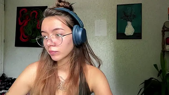 meowskyy stripchat live cam model