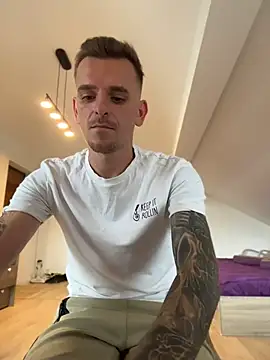 Huge_cock22cm stripchat live cam model