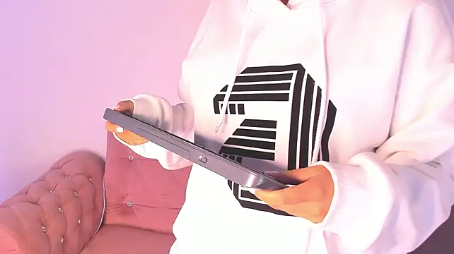 Vaelina_ stripchat live cam model