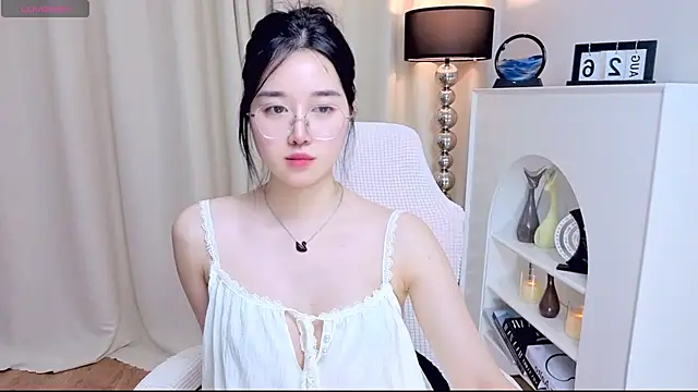 miuu6868 stripchat live cam model